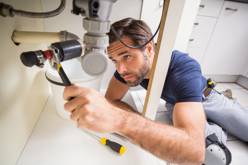 plumber_fixing_sink